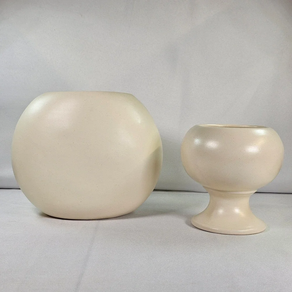 Vintage Haeger USA Pottery Cream Speckled Orb Vase and Footed Pedestal Set 2pc
